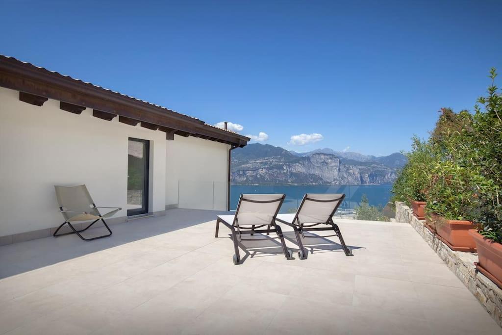 Villa Divina - Apt Divina Con Piscina E Vista Lago Castelletto Di Brenzone Exterior photo
